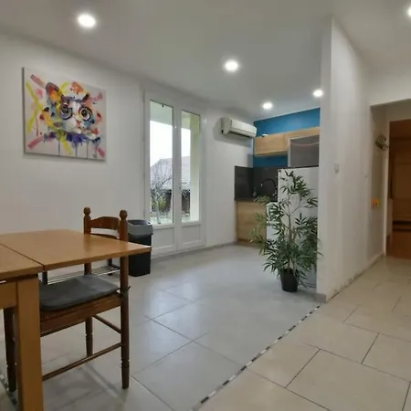 Le 16, 2 Chambres, Confort, Avec Terrain *